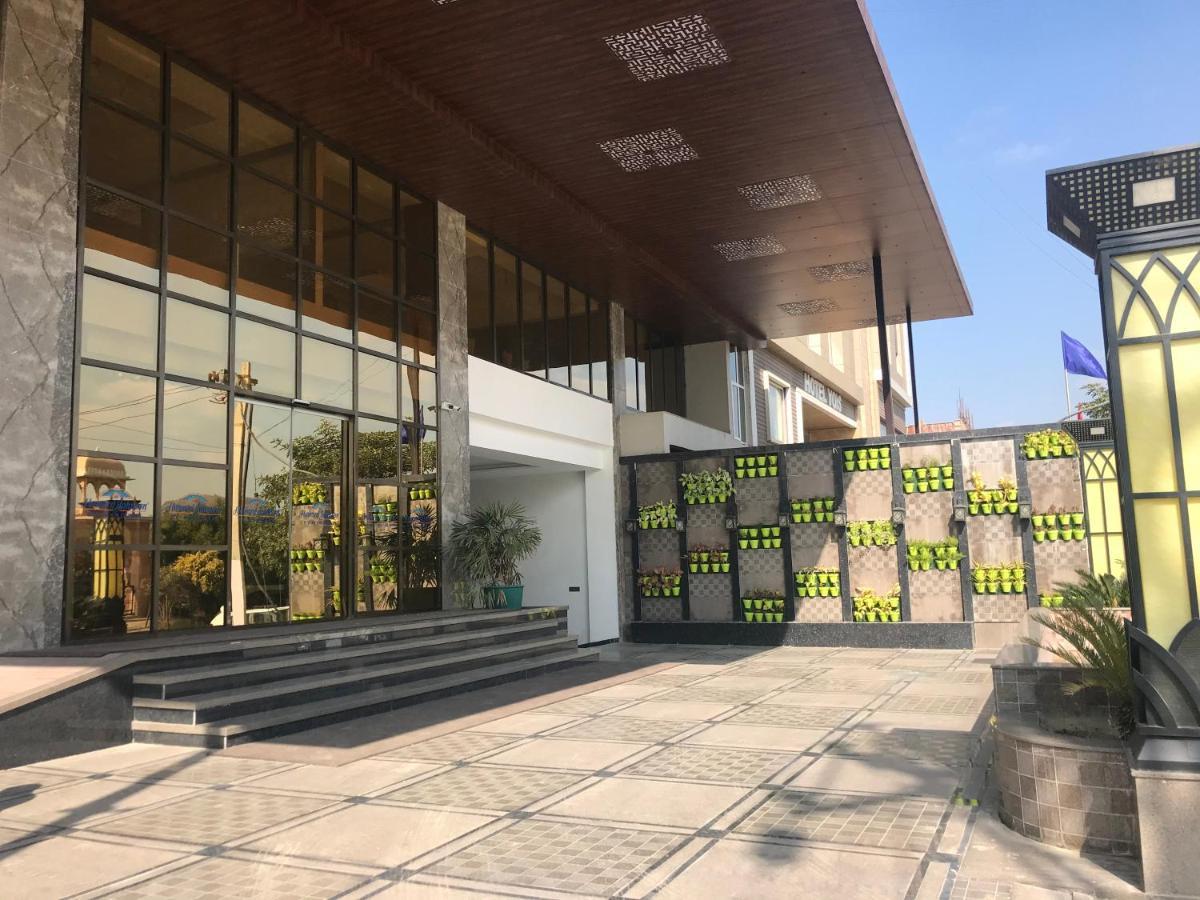 Howard Johnson By Wyndham Roop Nagar होटल 4*