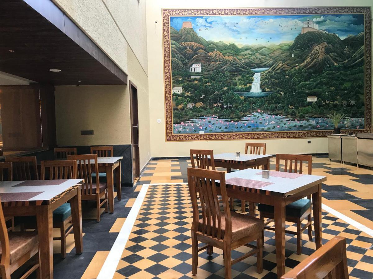 Howard Johnson By Wyndham Roop Nagar होटल Udaipur